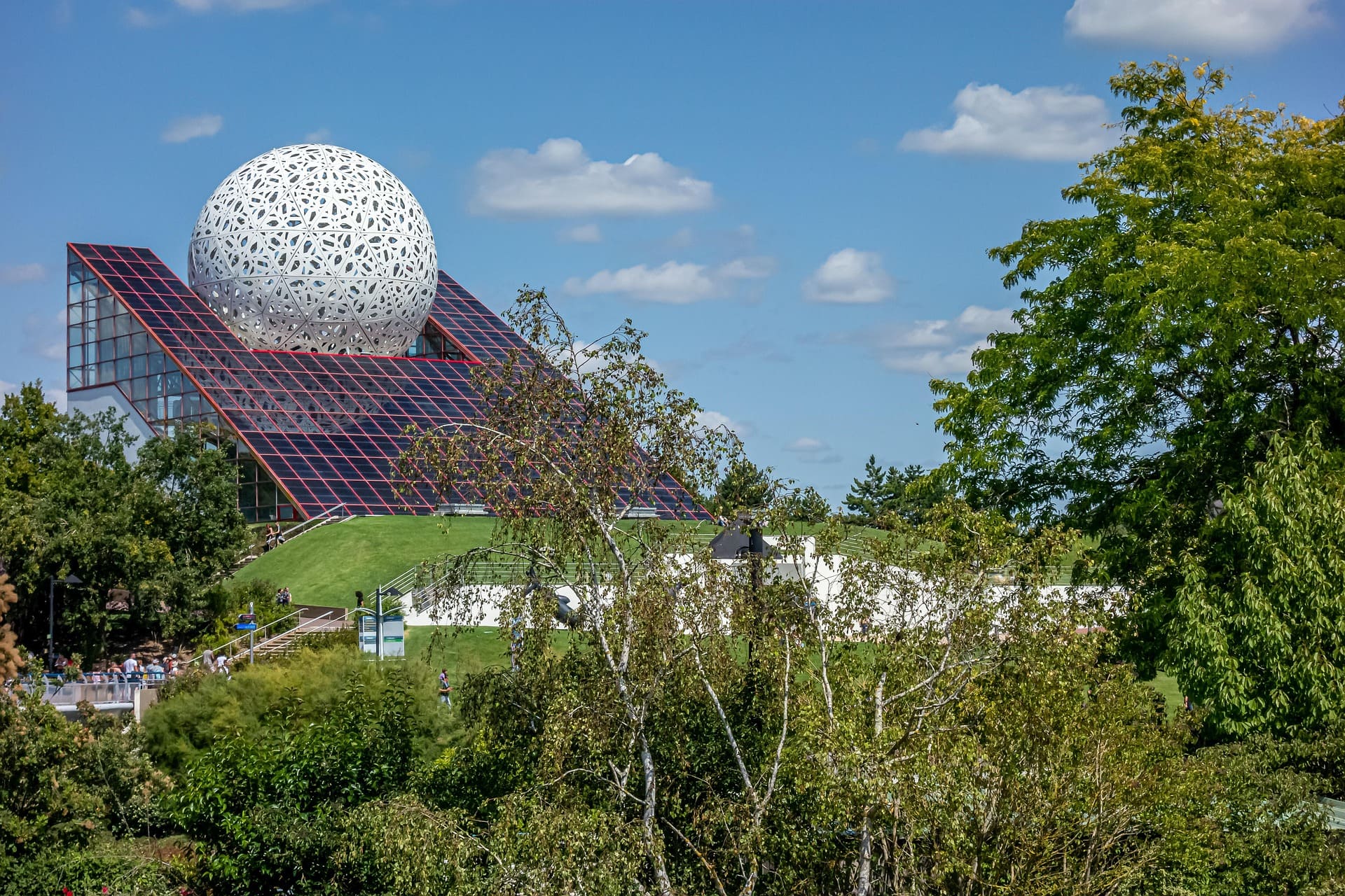 A futuristic ride inside the Futuroscope park.